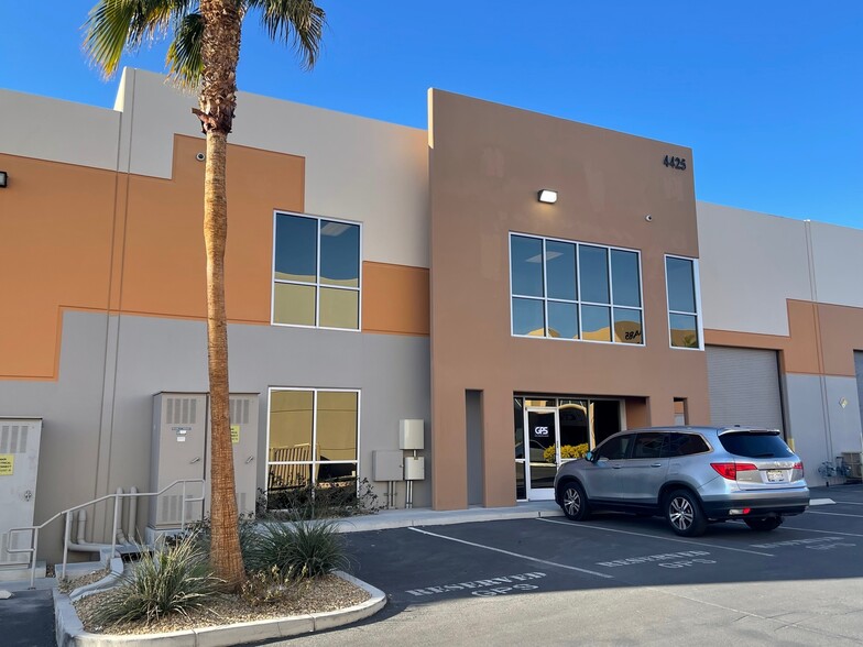 4425 Sunset Rd, Las Vegas, NV for lease - Building Photo - Image 1 of 2