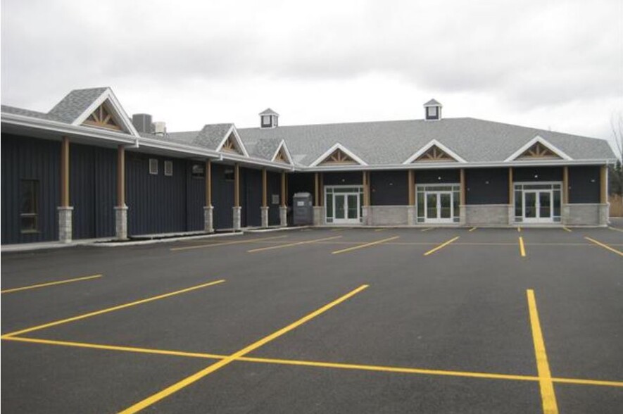 872 Rte De La Cité-Des-Jeunes, St-Lazare, QC for lease - Building Photo - Image 1 of 7