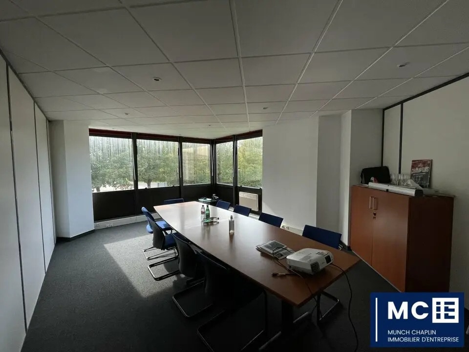 Office in Oberhausbergen for lease Interior Photo- Image 1 of 8