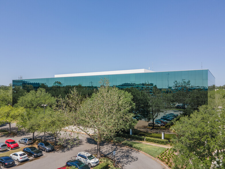 6735 Southpoint Dr, Jacksonville, FL for lease - Building Photo - Image 1 of 10