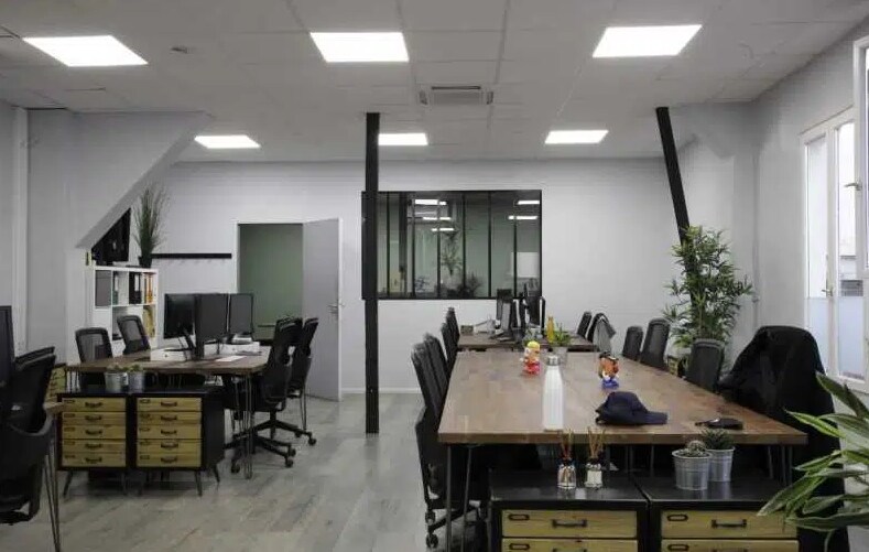 Office in Paris for lease Interior Photo- Image 1 of 7
