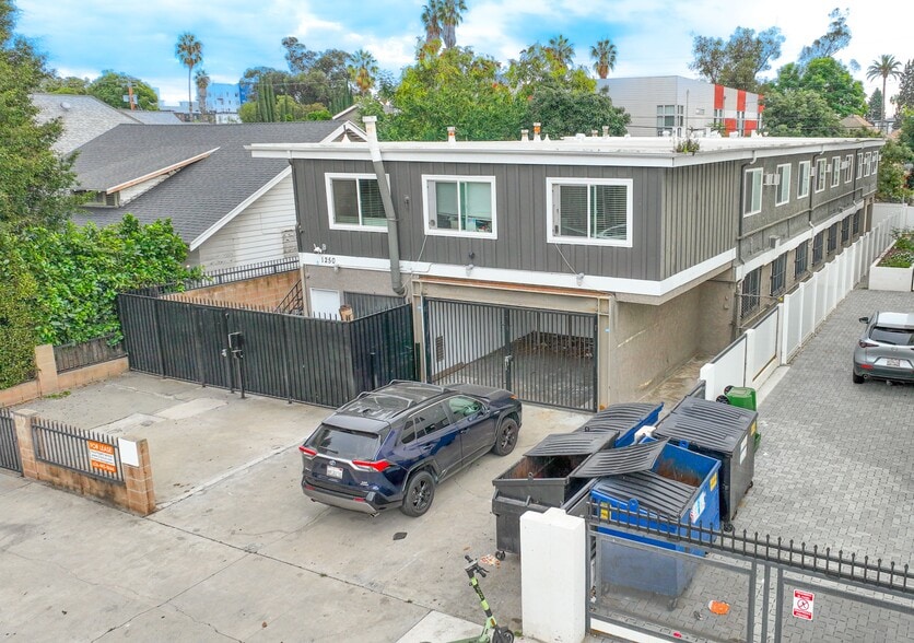 1252 W 37th St, Los Angeles, CA for sale - Building Photo - Image 2 of 24