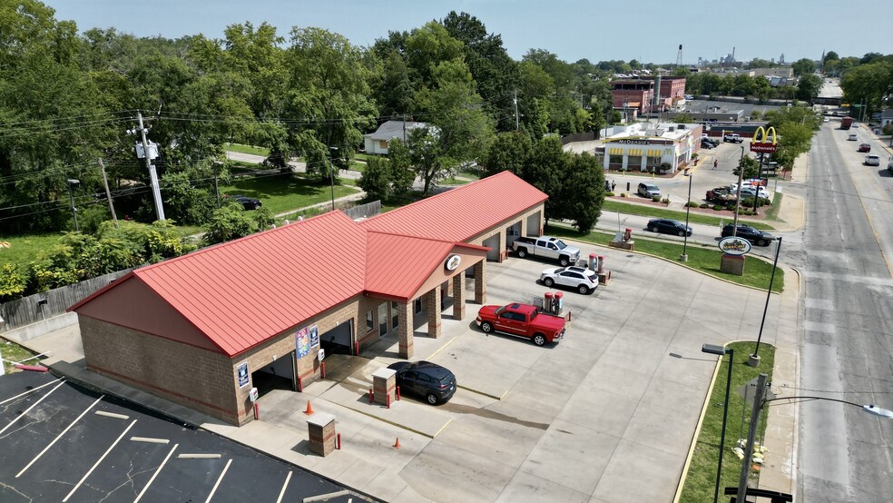 1004 W Eldorado St, Decatur, IL for sale - Building Photo - Image 3 of 12