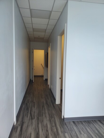 6638 152A St, Surrey, BC for lease - Interior Photo - Image 2 of 9