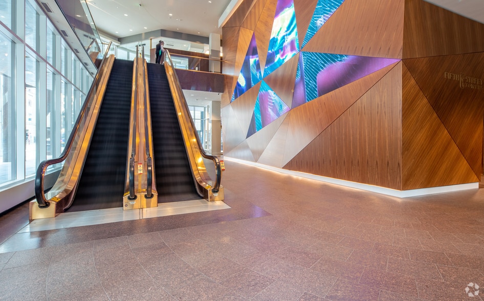 100 S 5th St, Minneapolis, MN for lease - Lobby - Image 3 of 45