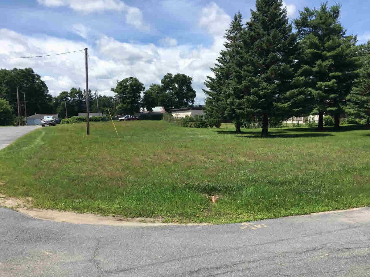 94 Main St, Queensbury, NY 12804