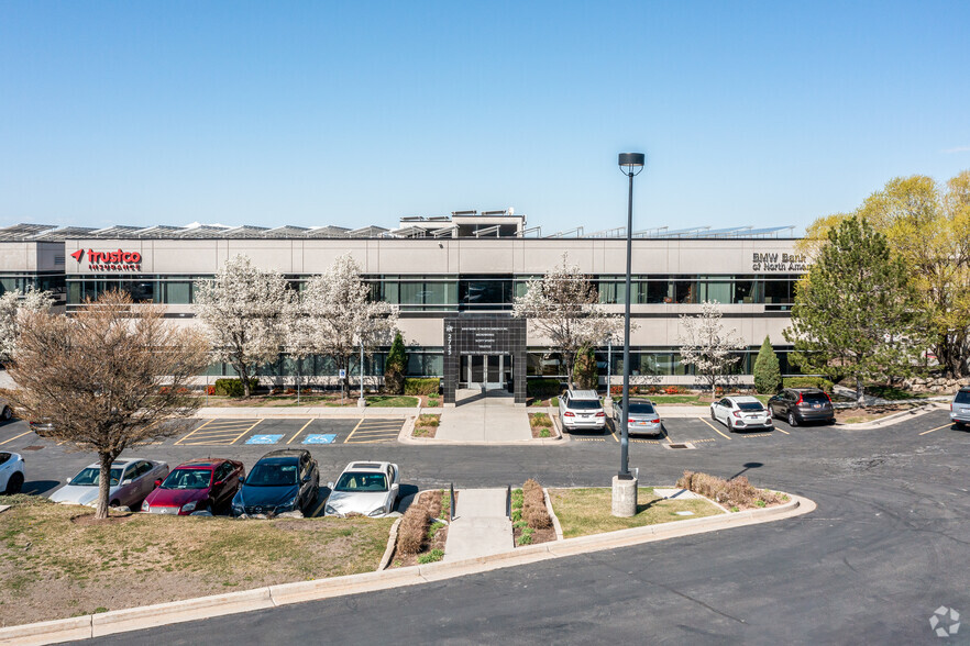 2725-2735 E Parleys Way, Salt Lake City, UT for lease - Building Photo - Image 2 of 5