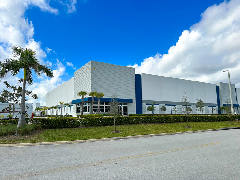 5559 NW 145th St, Opa Locka, FL for lease - Building Photo - Image 1 of 3