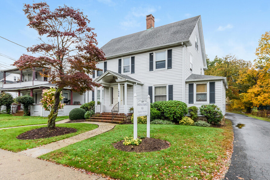 1950 Main St, Stratford, CT for sale - Building Photo - Image 1 of 1