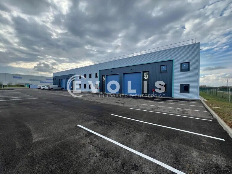 Flex in Saint-Vulbas for lease - Building Photo - Image 3 of 18