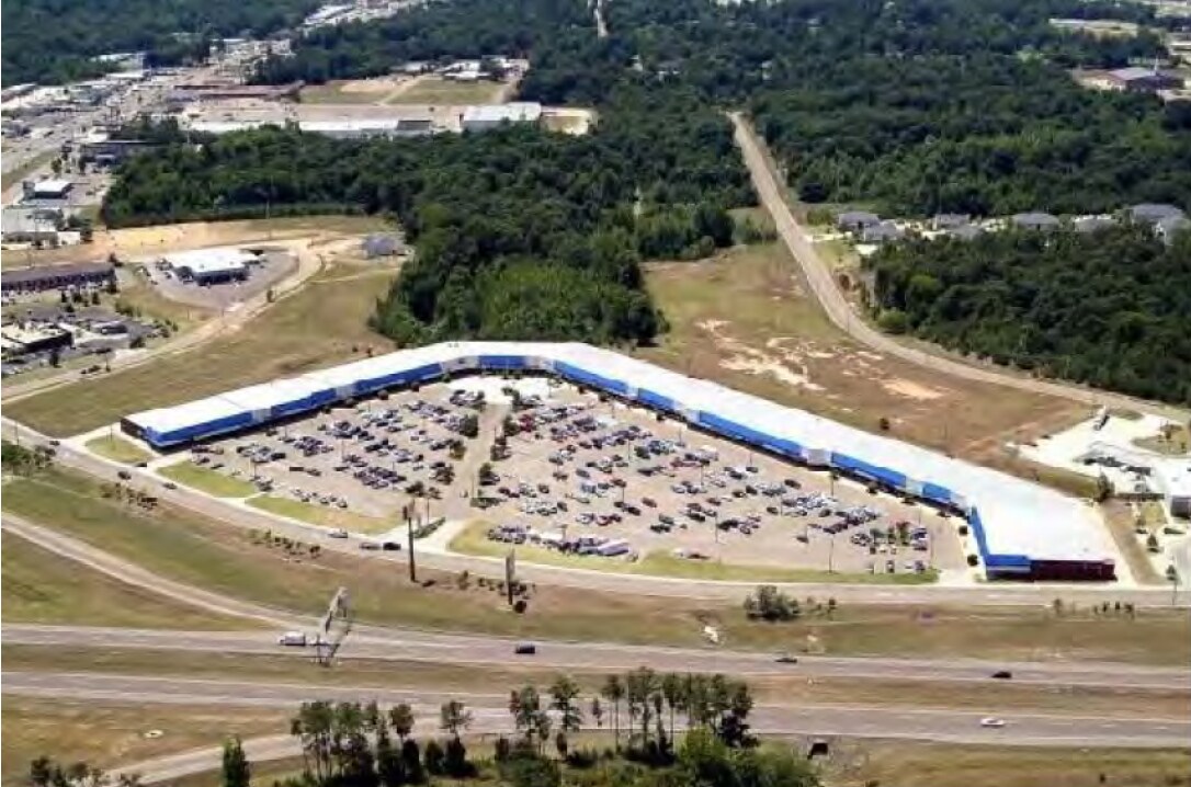 325 Lakewood Dr, Batesville, MS 38606