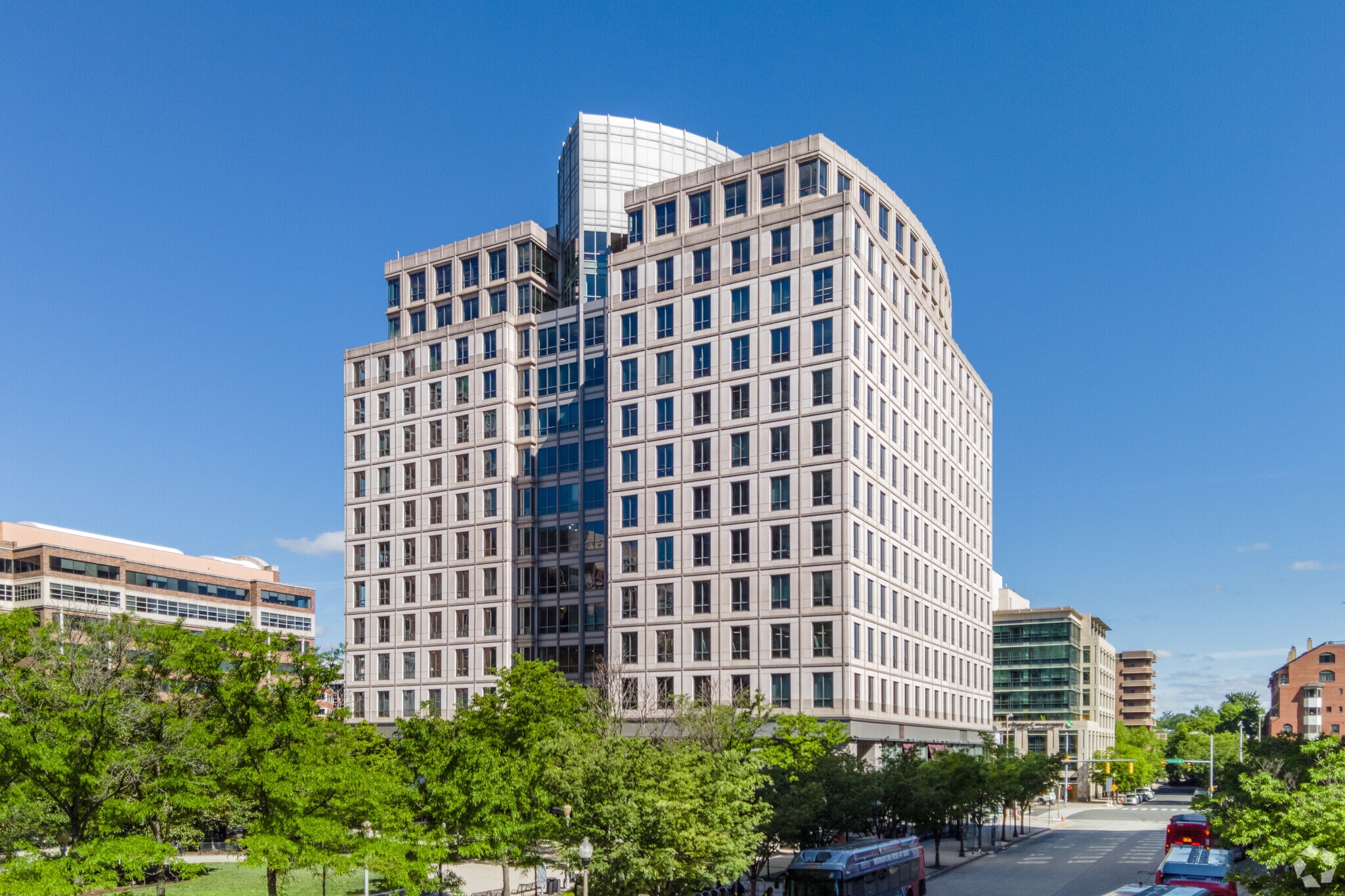 4250 N Fairfax Dr, Arlington, VA 22203 Executive office space in