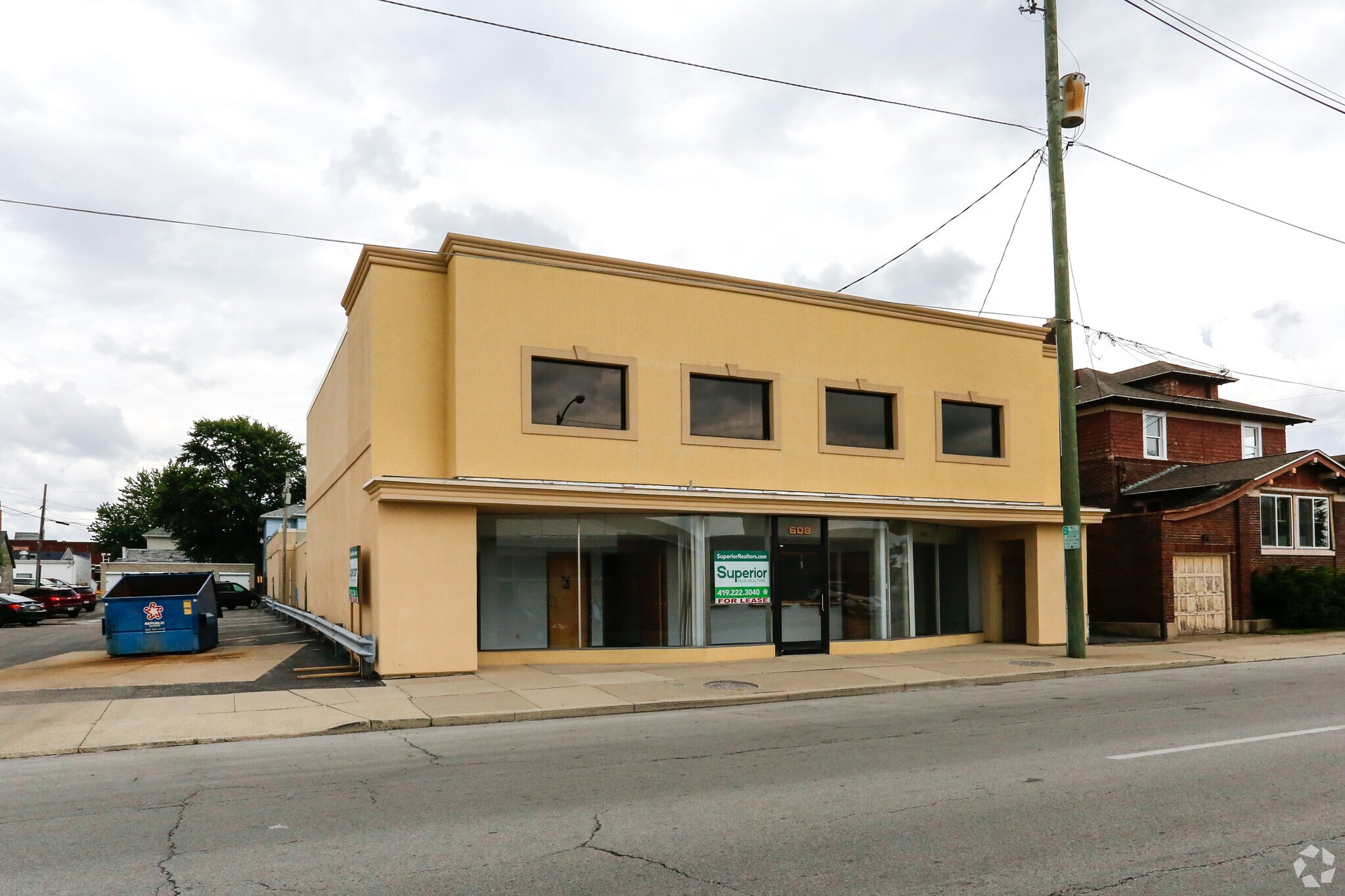 608 W High St, Lima, OH 45801