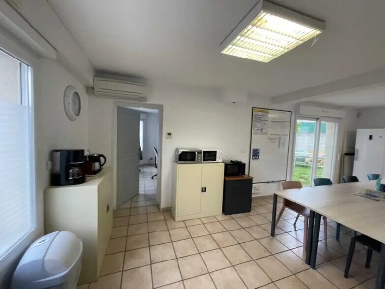 Office in Compiègne for lease - Interior Photo - Image 2 of 9