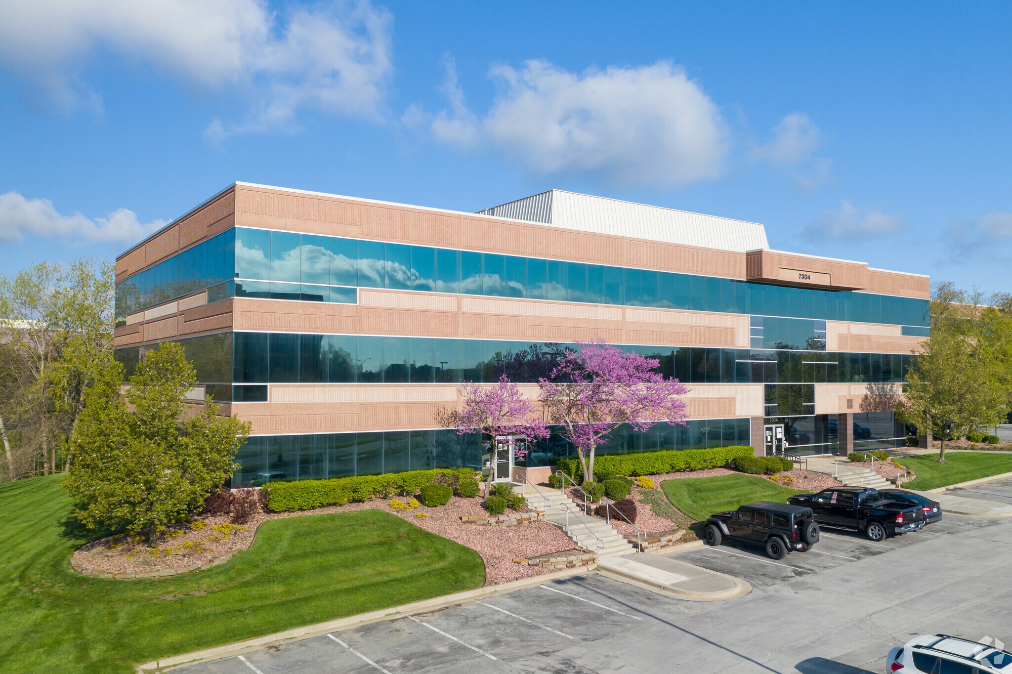 7304 W 130th St, Overland Park, KS for sale Primary Photo- Image 1 of 1