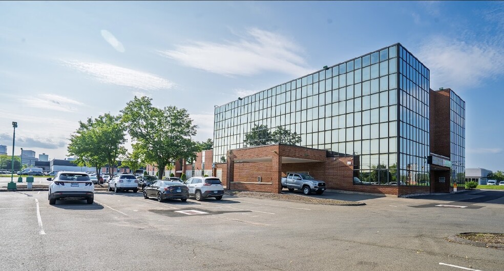 477 Connecticut Blvd, East Hartford, CT for lease - Building Photo - Image 3 of 27