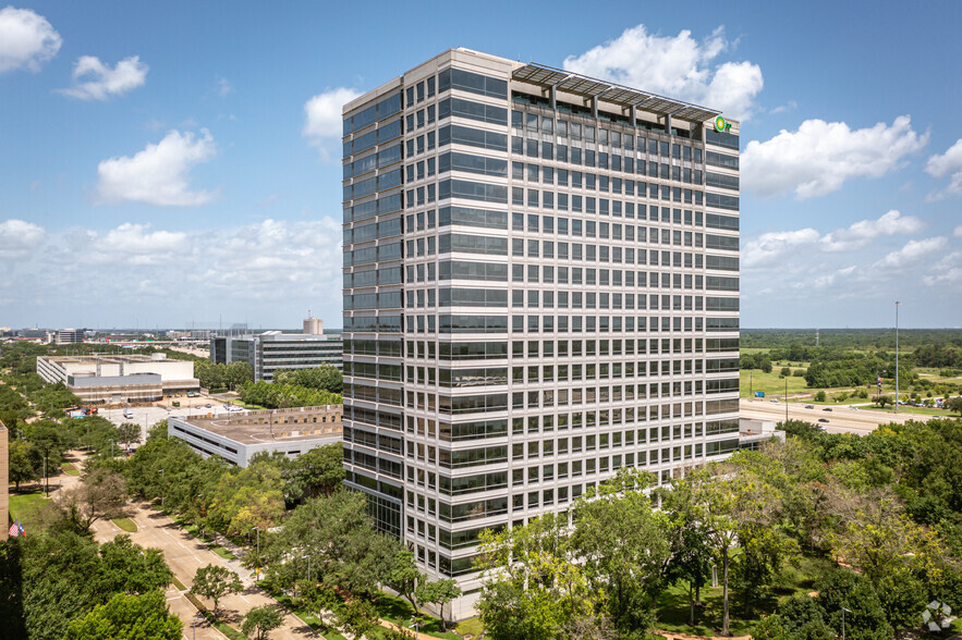 200 Westlake Park Blvd, Houston, TX for lease - Building Photo - Image 1 of 4