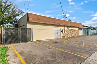 913 SW 8th Ave, Hallandale Beach FL - Commercial Kitchen