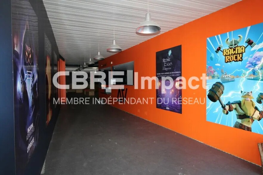 Retail in Tinqueux for lease - Interior Photo - Image 2 of 18