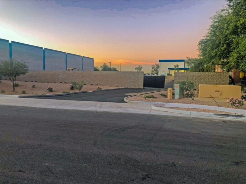 190 E Corporate Pl, Chandler, AZ for lease - Building Photo - Image 1 of 4