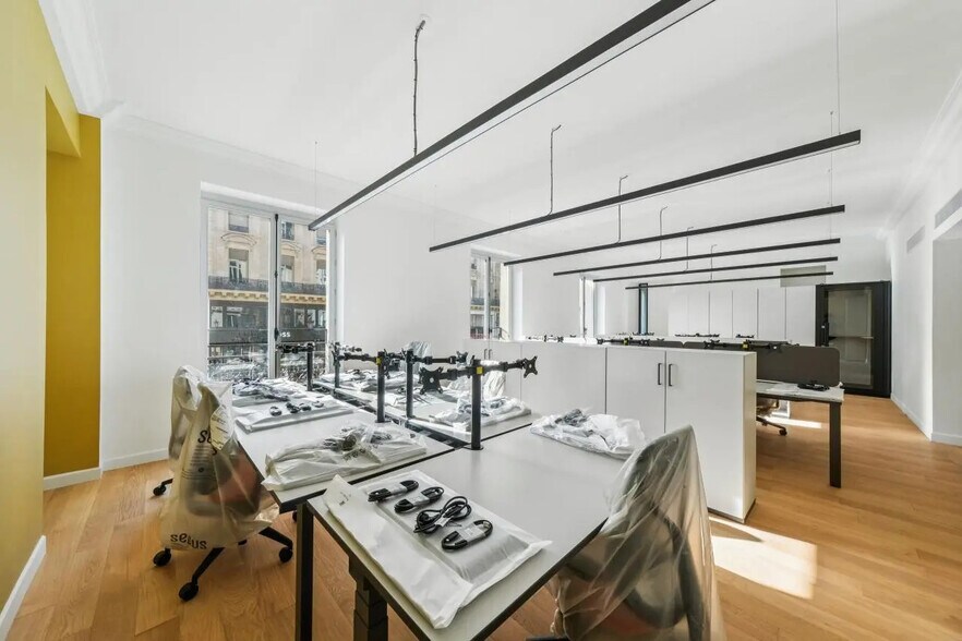 33 Rue Du Quatre Septembre, Paris for lease - Interior Photo - Image 3 of 18