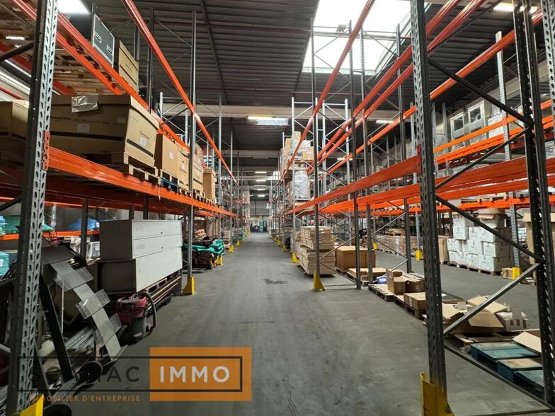 Industrial in Villejust for lease - Interior Photo - Image 3 of 7