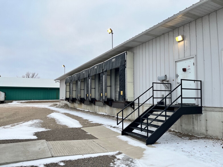 4493 US-12, Willmar, MN for lease - Building Photo - Image 2 of 9