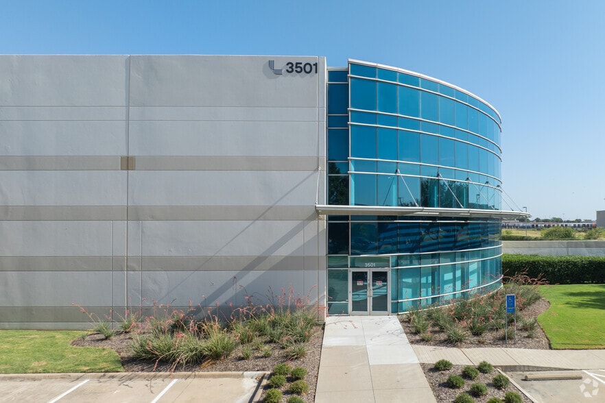 3501 Sandshell Dr, Fort Worth, TX for lease - Building Photo - Image 3 of 23