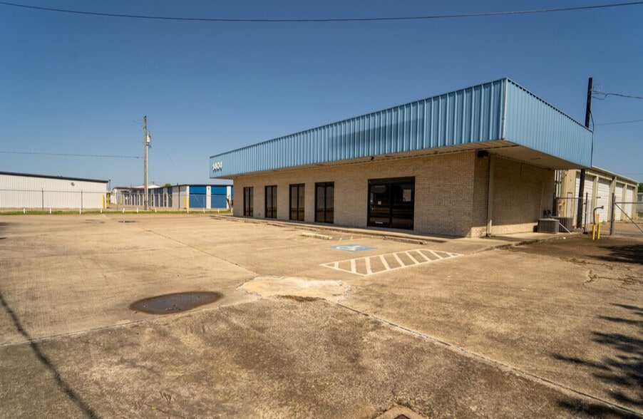 1404 E Rio Grande St, Victoria, TX for sale - Building Photo - Image 3 of 28