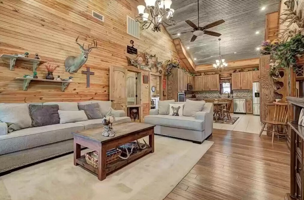 310 W Oak St, Canton, OK 73724 Crappie King Cabins