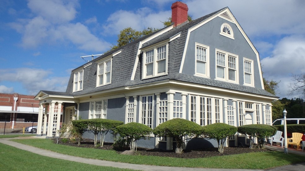 2394 Calder Ave, Beaumont, TX 77702