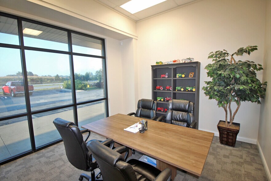 561 Connexion Way, Columbia City, IN for lease - Building Photo - Image 2 of 5