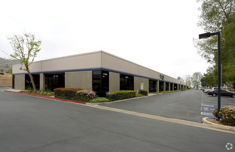 11860 Magnolia Ave, Riverside, CA for lease - Building Photo - Image 3 of 5