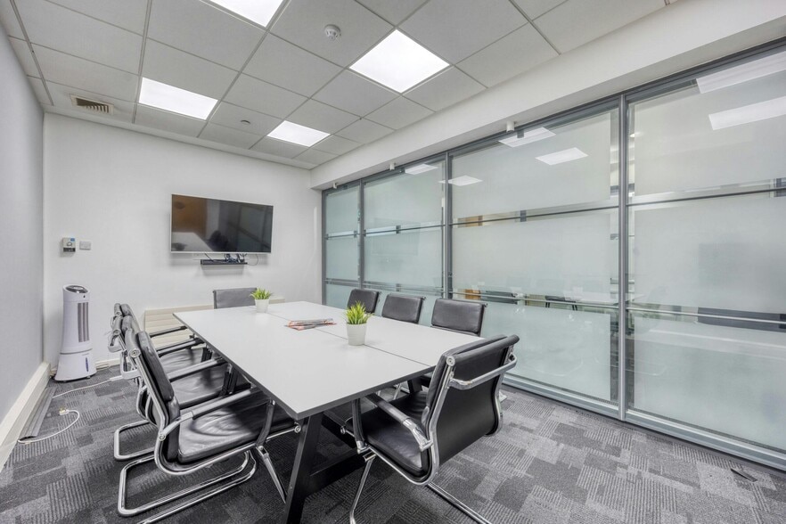 1 Ainslie Rd, Glasgow for lease - Interior Photo - Image 3 of 27