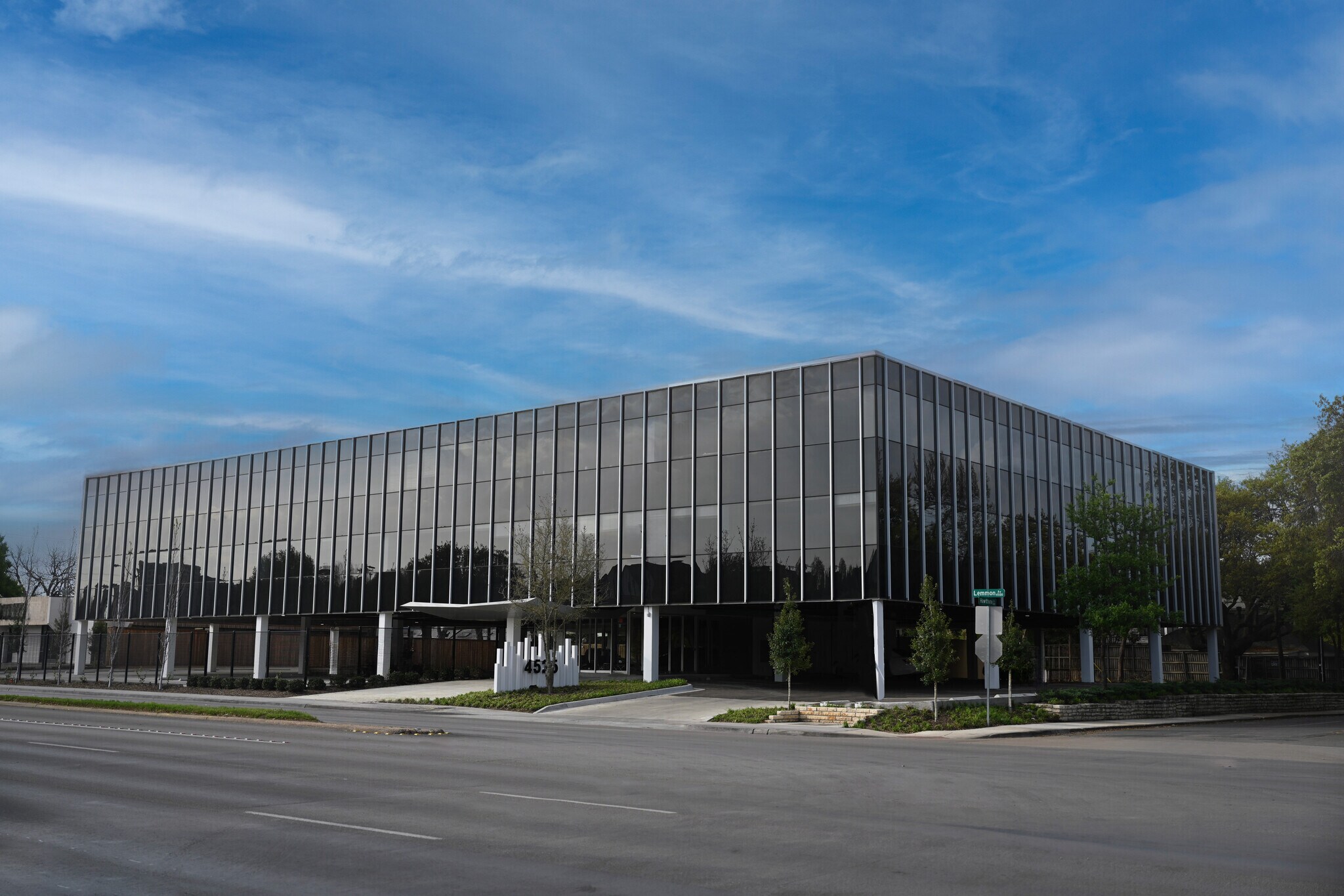 4525 Lemmon Ave, Dallas, TX for lease Building Photo- Image 1 of 9
