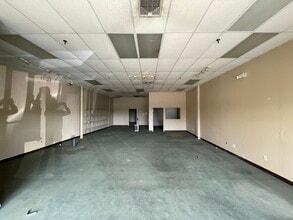 1231 E Main St, Meriden, CT for lease Interior Photo- Image 2 of 3