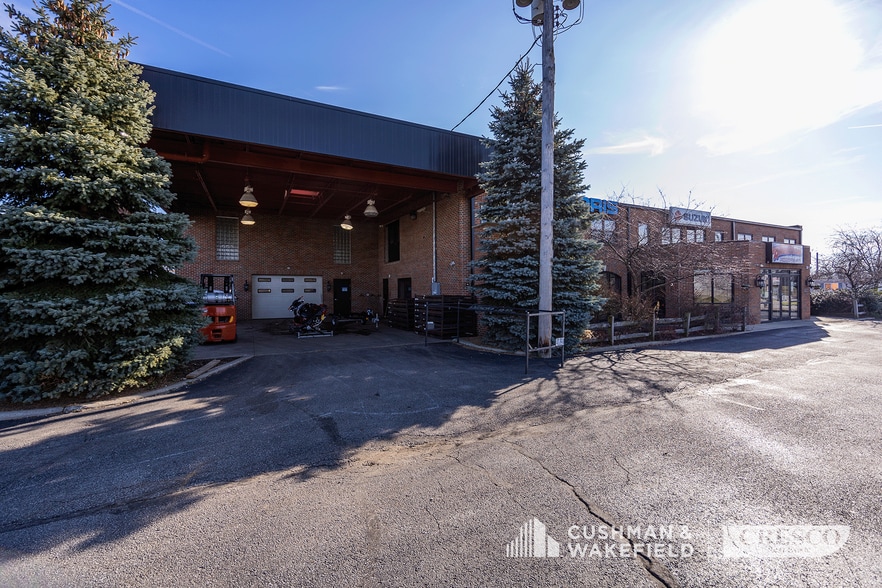 23360 Michelle Dr, Bedford Heights, OH for sale - Building Photo - Image 2 of 7