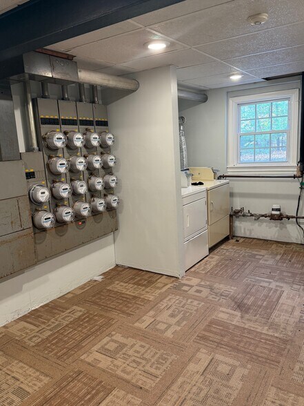 3 Lions Ave, Hudson, NH for sale - Building Photo - Image 2 of 3