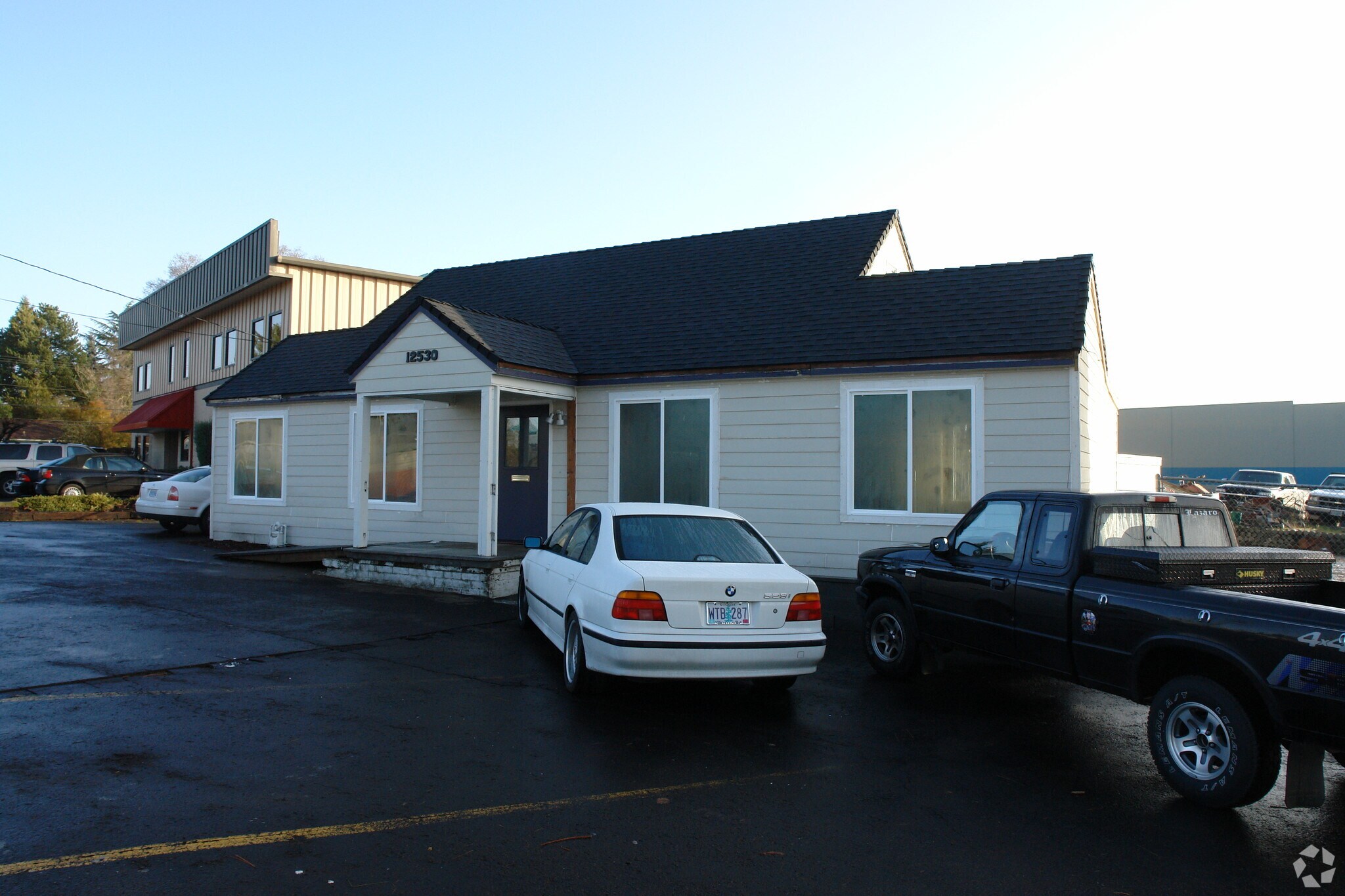 12530 SW Hall Blvd, Tigard, OR for sale Primary Photo- Image 1 of 1