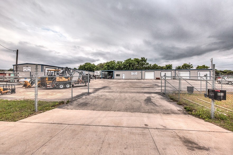 801 S Bagdad Rd, Leander, TX 78641