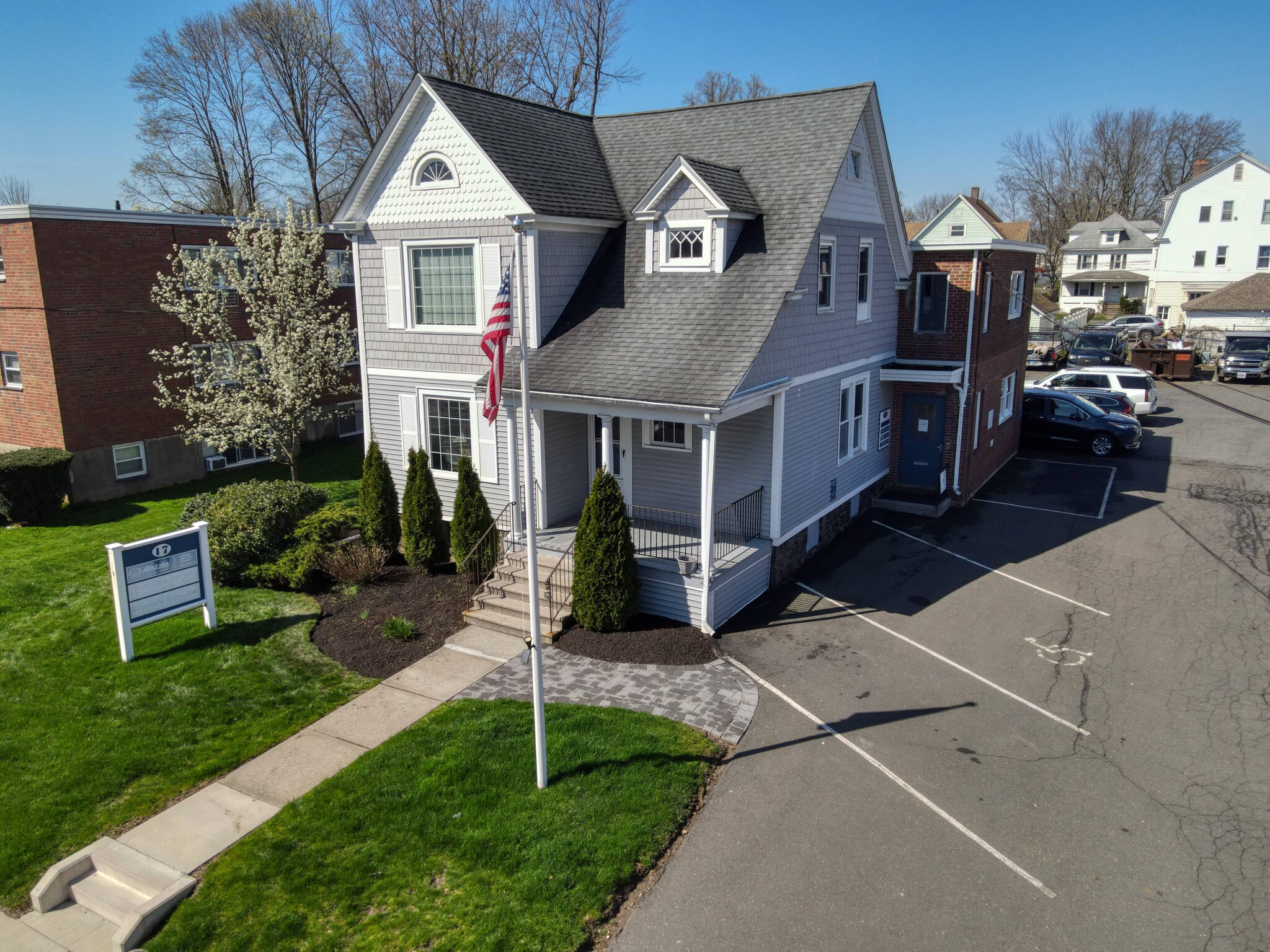 17 Oakwood Ave, West Hartford, CT for lease Building Photo- Image 1 of 3