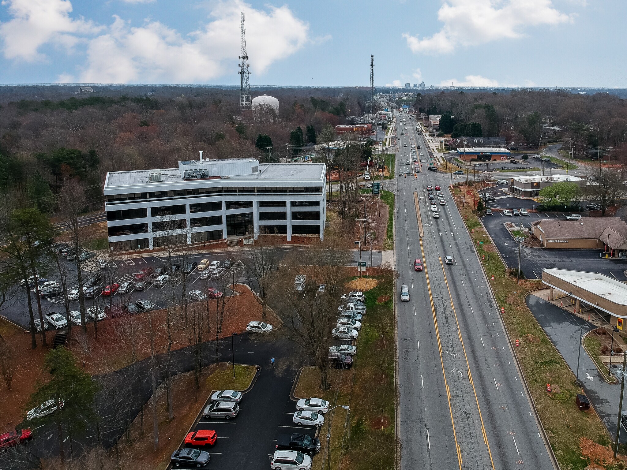 3300 Battleground Ave, Greensboro, NC for lease Building Photo- Image 1 of 19