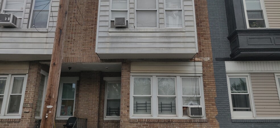 35 units In Philly - 28 SFR & 3 multi portfolio of 2 properties for sale on LoopNet.com - Building Photo - Image 2 of 33