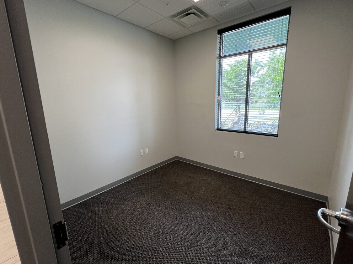 18 Market Ave, Palm Coast, FL for lease Interior Photo- Image 1 of 4