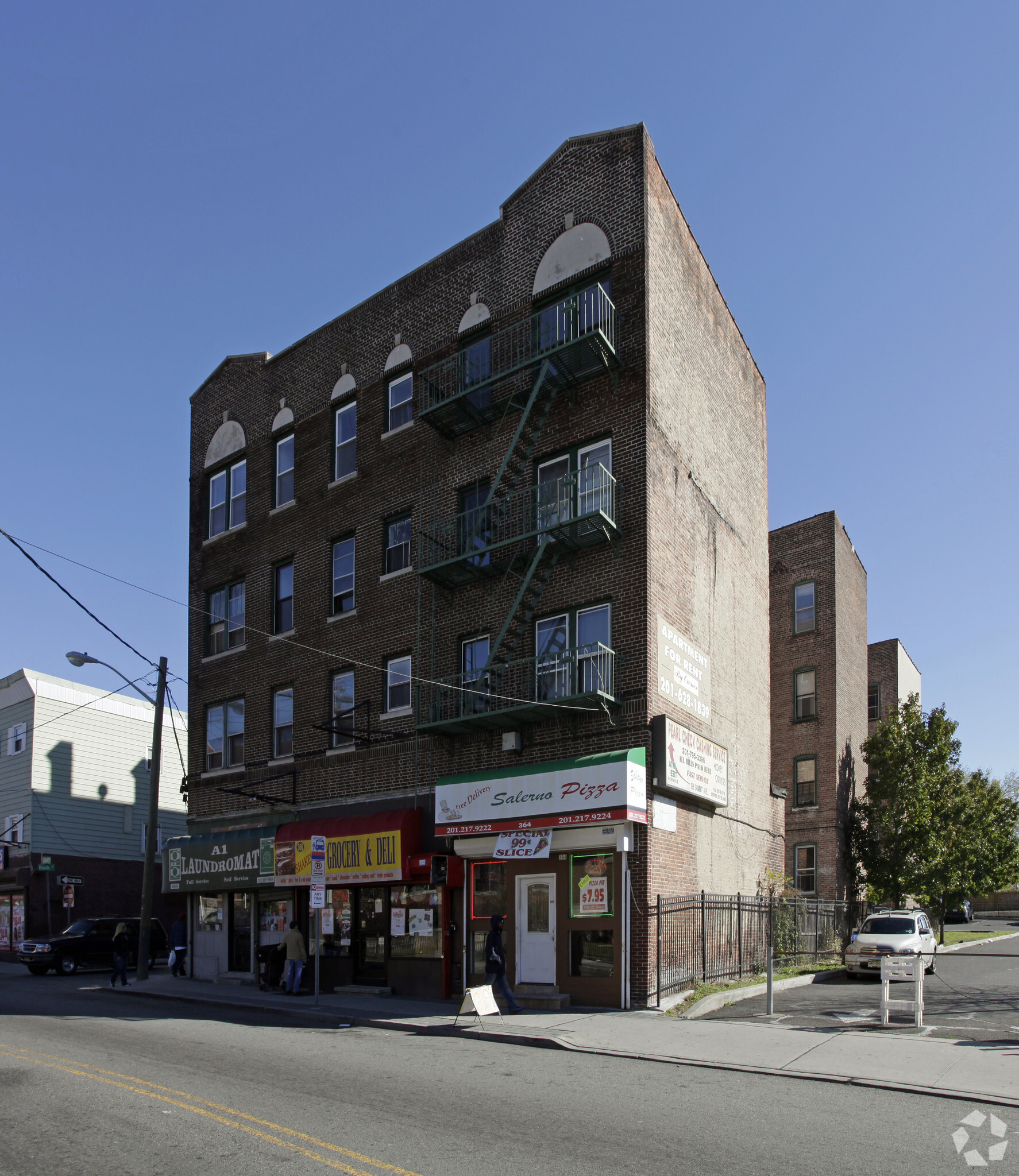 364 Summit Ave, Jersey City, NJ for lease Primary Photo- Image 1 of 3