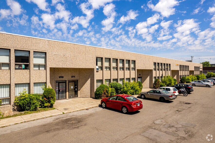 9681-9725 Rue Clément, Montréal, QC for lease - Building Photo - Image 3 of 19