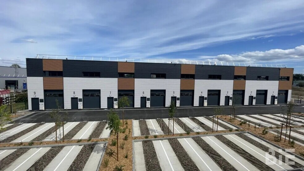 Flex in Gradignan for lease - Building Photo - Image 1 of 8