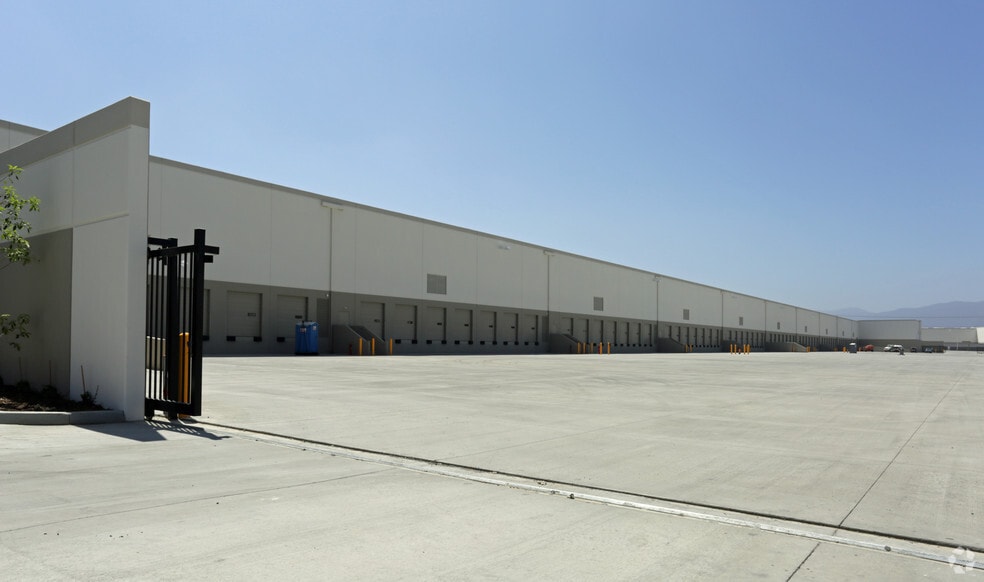 16380 Euclid Ave, Chino, CA for lease - Building Photo - Image 2 of 3