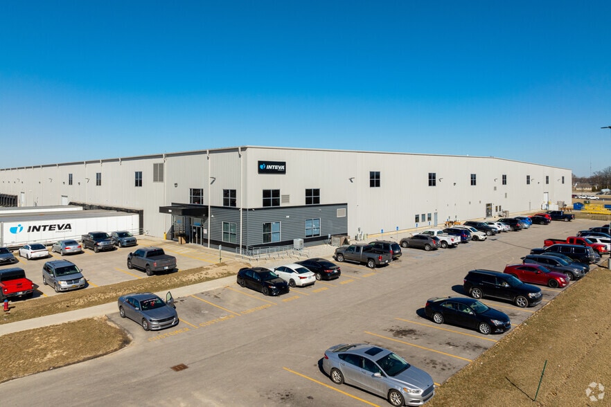 1805 W Lancaster St, Bluffton, IN for sale - Primary Photo - Image 1 of 1