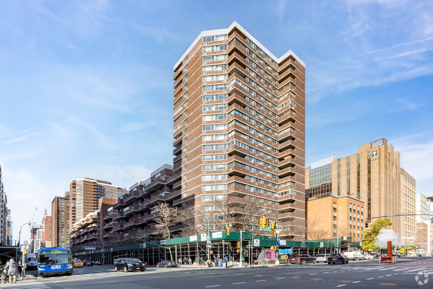 333 E 23rd St, New York, NY for sale - Primary Photo - Image 1 of 1